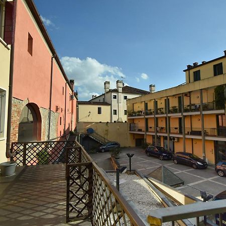 Welc-Om Casa A Colori Nel Borgo Apartment Monselice Exterior foto